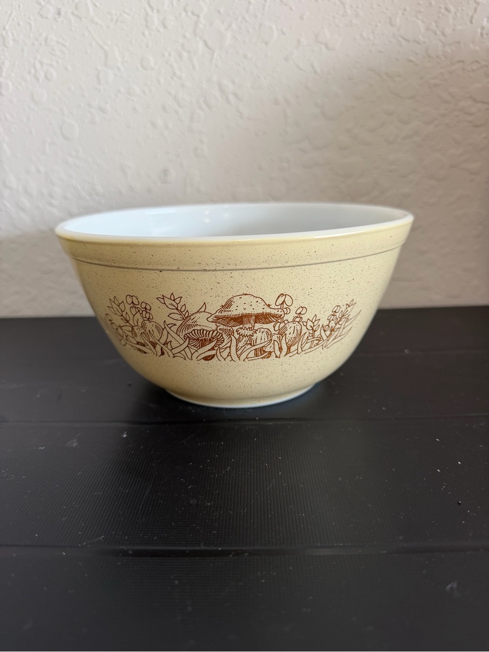 Vintage Pyrex Spice O Life Mushroom 1.5 Qt Mixing Bowl #402 Tan Brown Speckled
